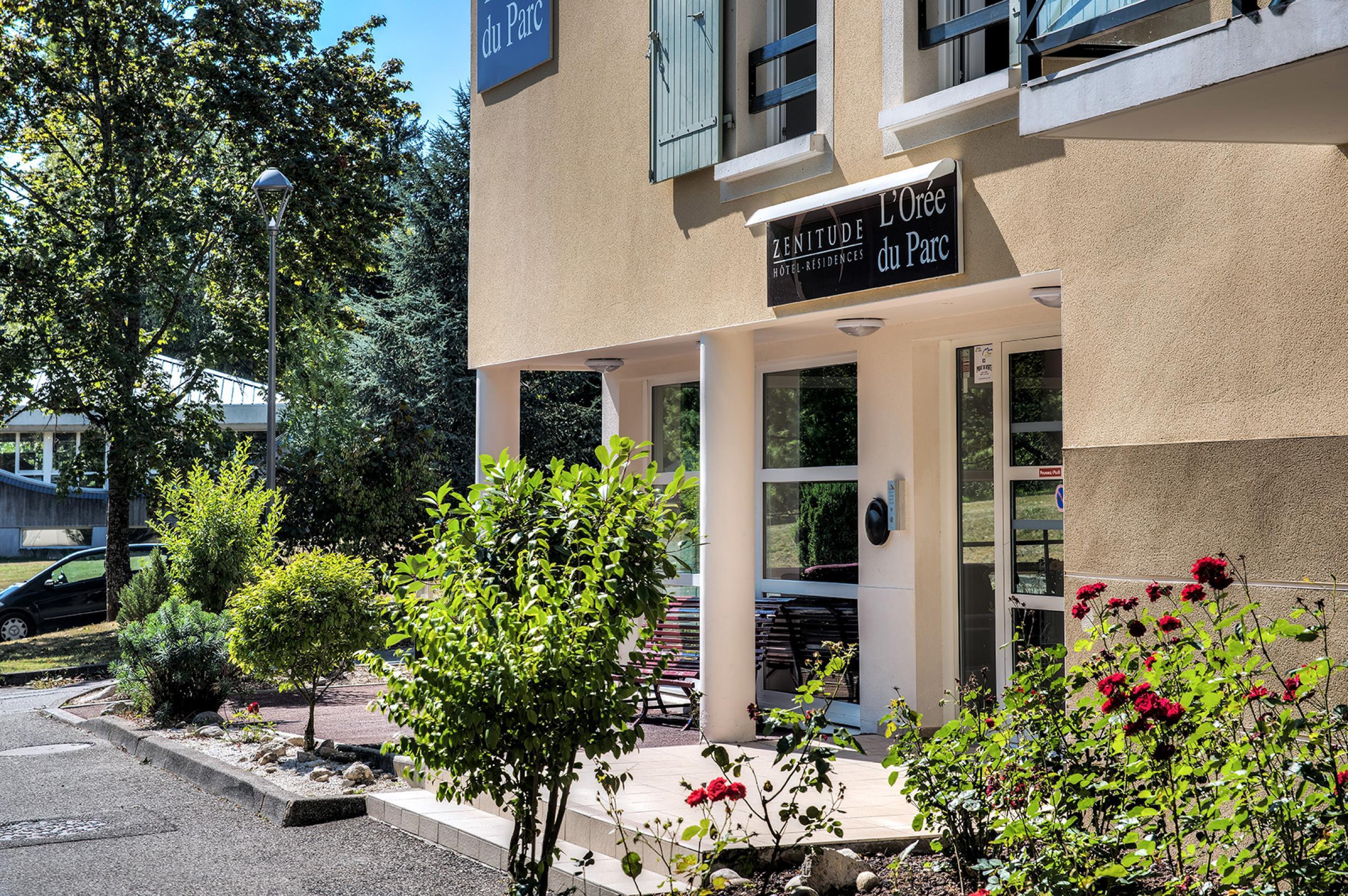 Zenitude Hotel-Residences L'Oree Du Parc Divonne-les-Bains Exterior photo