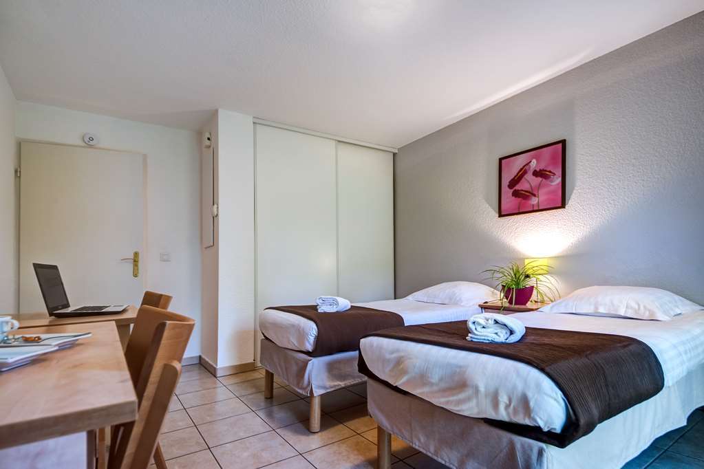 Zenitude Hotel-Residences L'Oree Du Parc Divonne-les-Bains Room photo